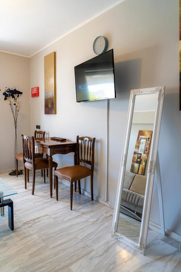 Alex House Apartment Varkiza Bagian luar foto